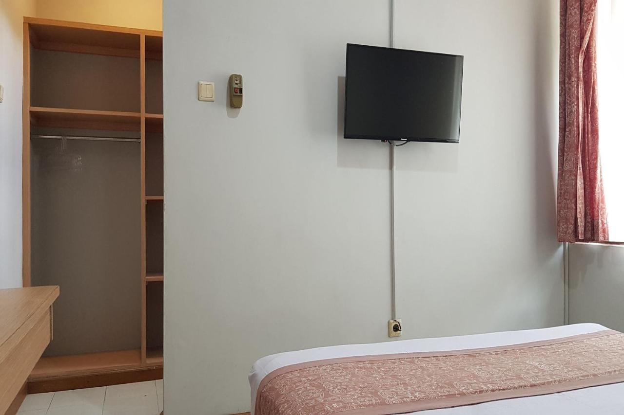 Oyo 3819 Hotel Winotosastro Yogyakarta Exterior foto